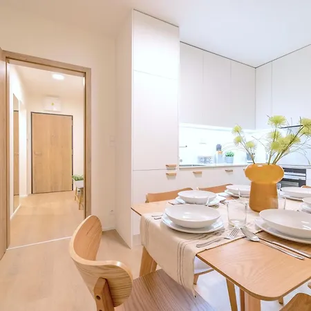 アパート Bright 2br - 5th Floor, Balcony, Free Parking By Gravity *