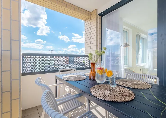 Bright 2br - 5th Floor, Balcony, Free Parking By Gravity Apartment