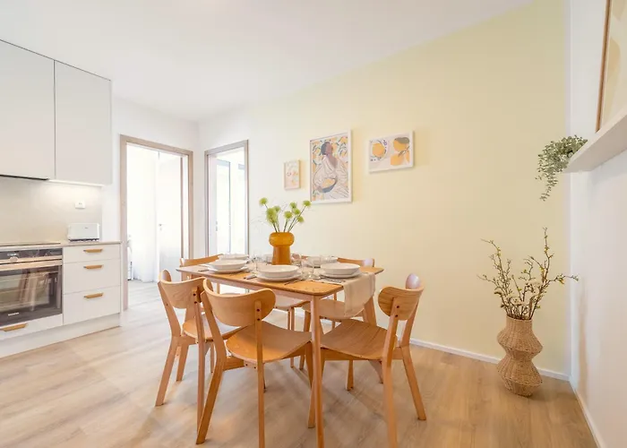 Bright 2br - 5th Floor, Balcony, Free Parking By Gravity Apartment *