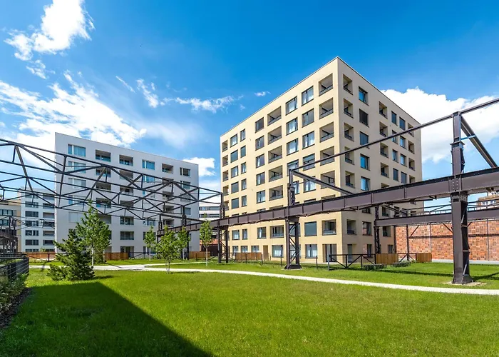 Bright 2br - 5th Floor, Balcony, Free Parking By Gravity Apartment *