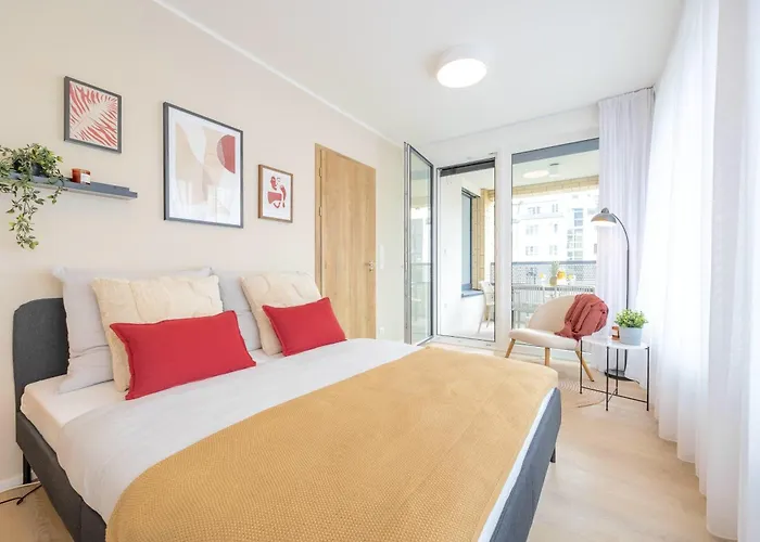 Bright 2br - 5th Floor, Balcony, Free Parking By Gravity Apartment Prag