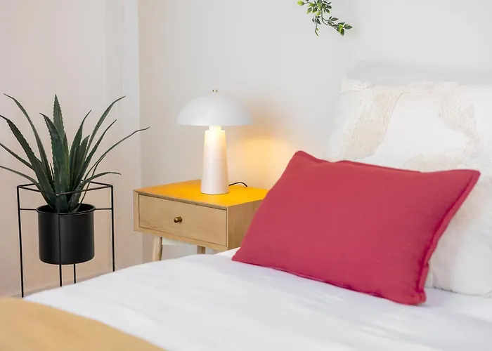 Bright 2br - 5th Floor, Balcony, Free Parking By Gravity Apartment *