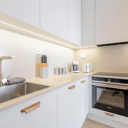 Apartamento Bright 2br - 5th Floor, Balcony, Free Parking By Gravity *