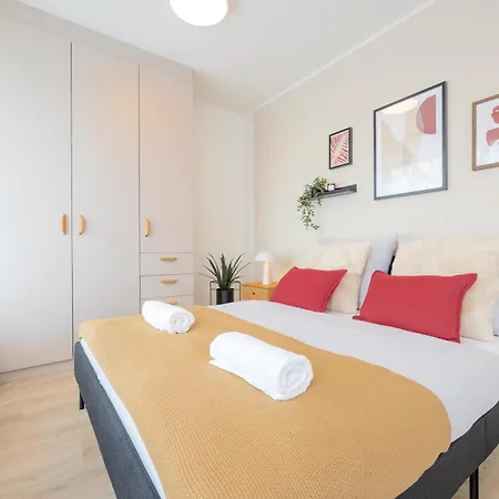 Apartamento Bright 2br - 5th Floor, Balcony, Free Parking By Gravity