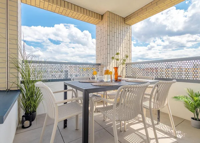 شقة Bright 2br - 5th Floor, Balcony, Free Parking By Gravity براغ