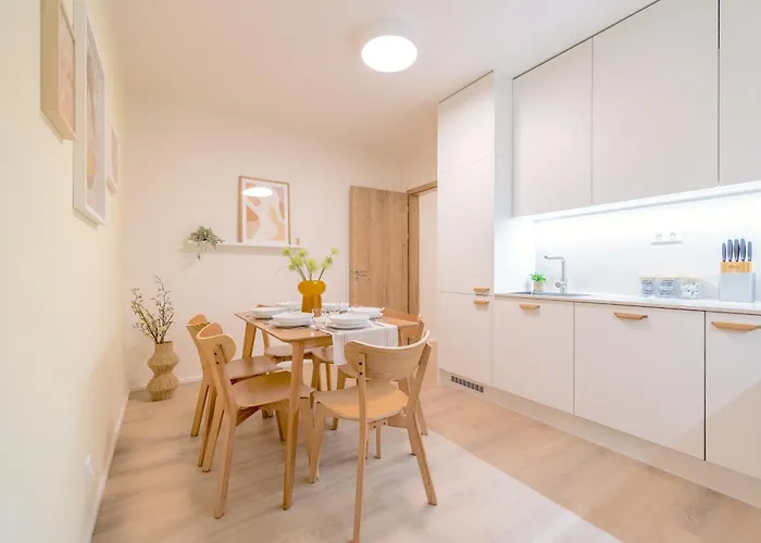 شقة Bright 2br - 5th Floor, Balcony, Free Parking By Gravity *