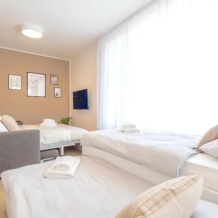 Bright 2br - 5th Floor, Balcony, Free Parking By Gravity