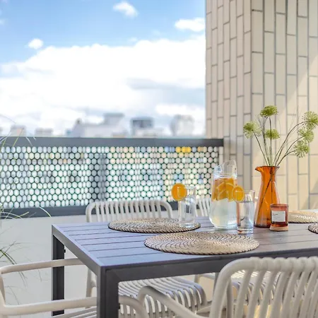Bright 2br - 5th Floor, Balcony, Free Parking By Gravity براغ