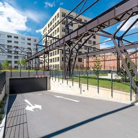 Bright 2br - 5th Floor, Balcony, Free Parking By Gravity * Praga